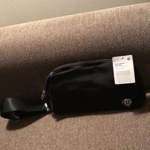 BRAND NEW - Lululemon Athletica Black Compact Belt Bag